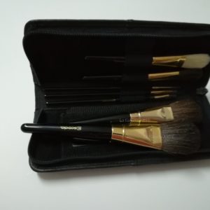 Estuche Set de 7 Pinceles de Maquillaje con Estuche de Piel Escoda